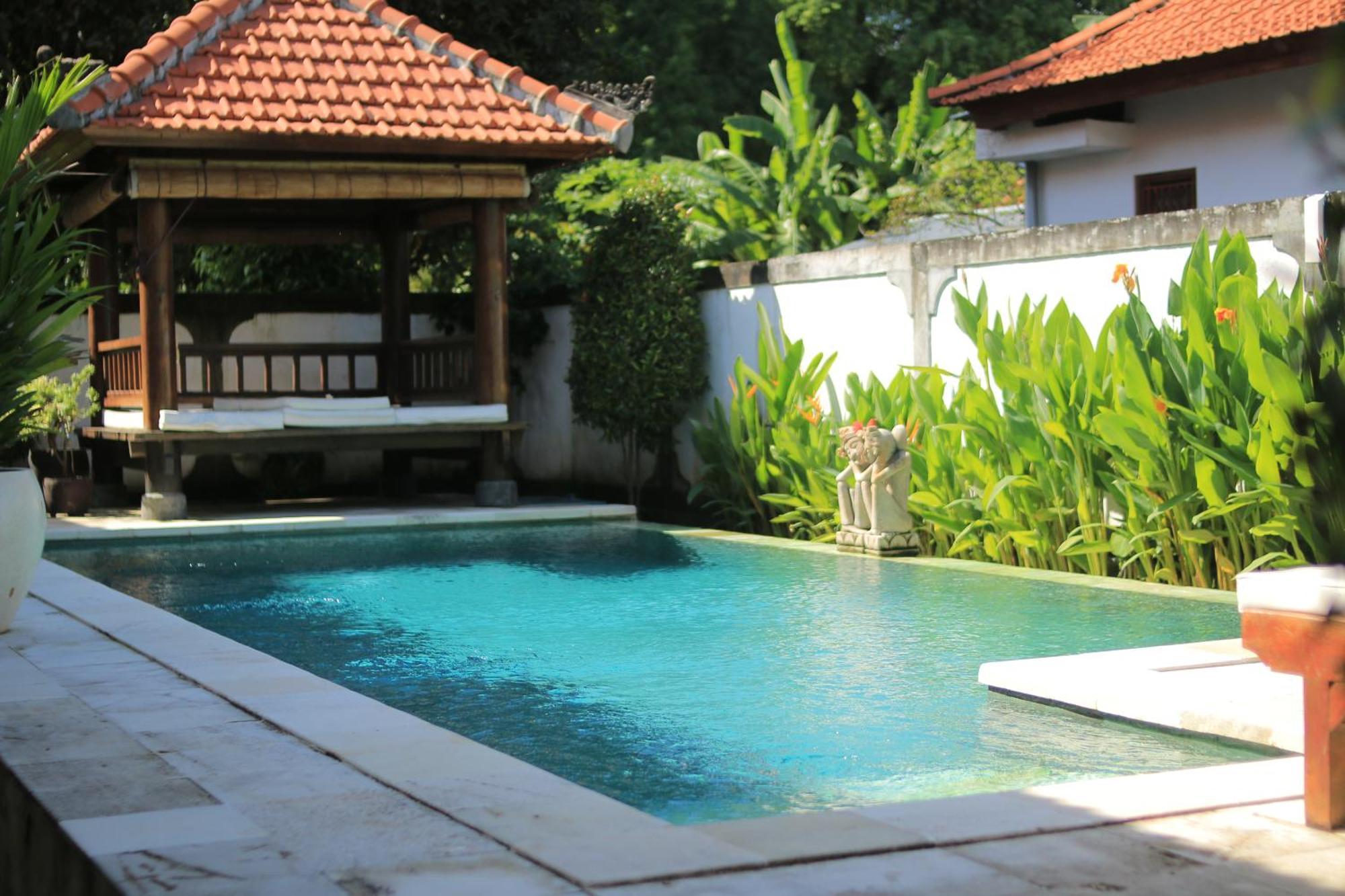 Villa Seruni Lovina Exterior photo