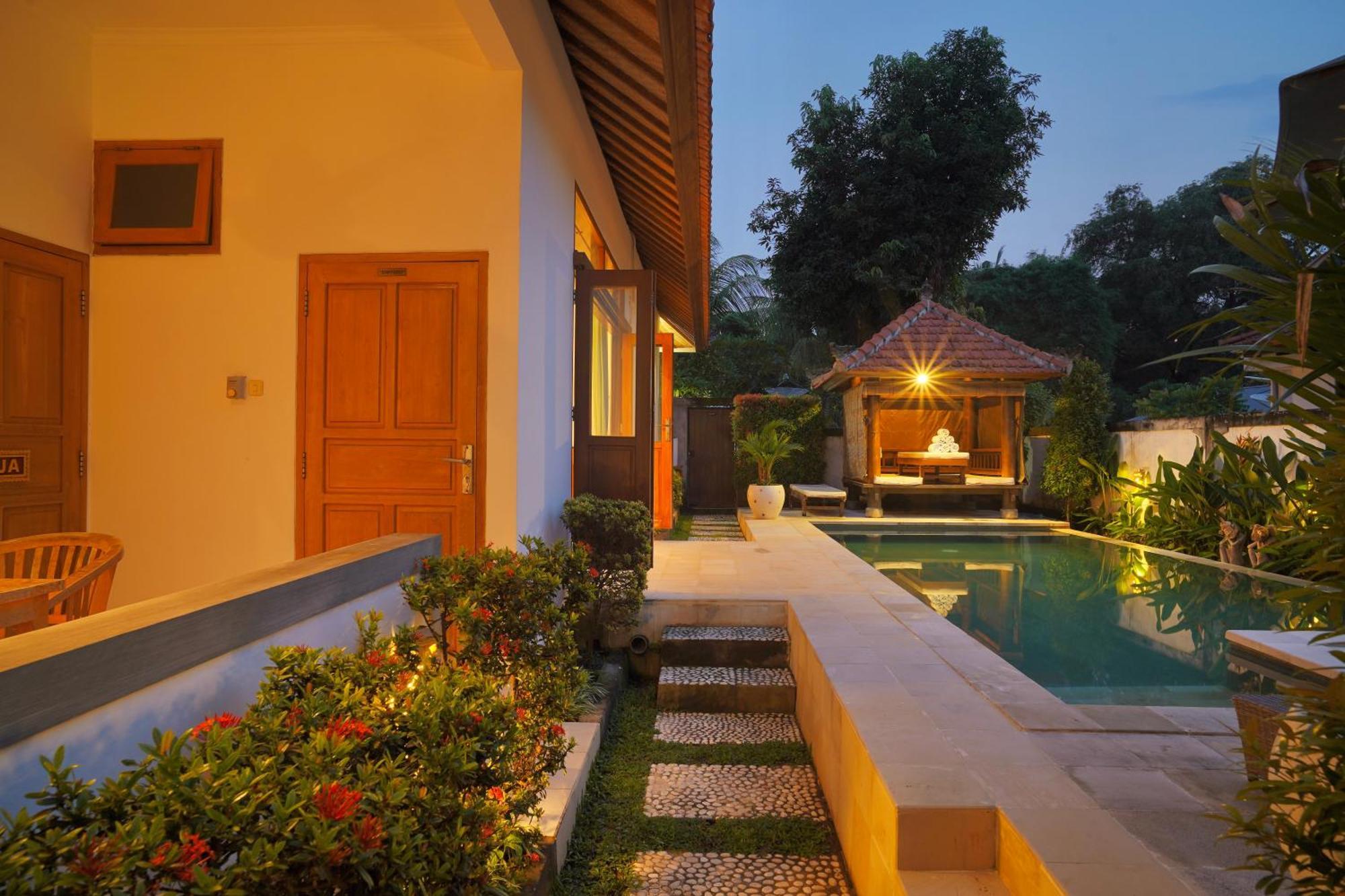 Villa Seruni Lovina Exterior photo