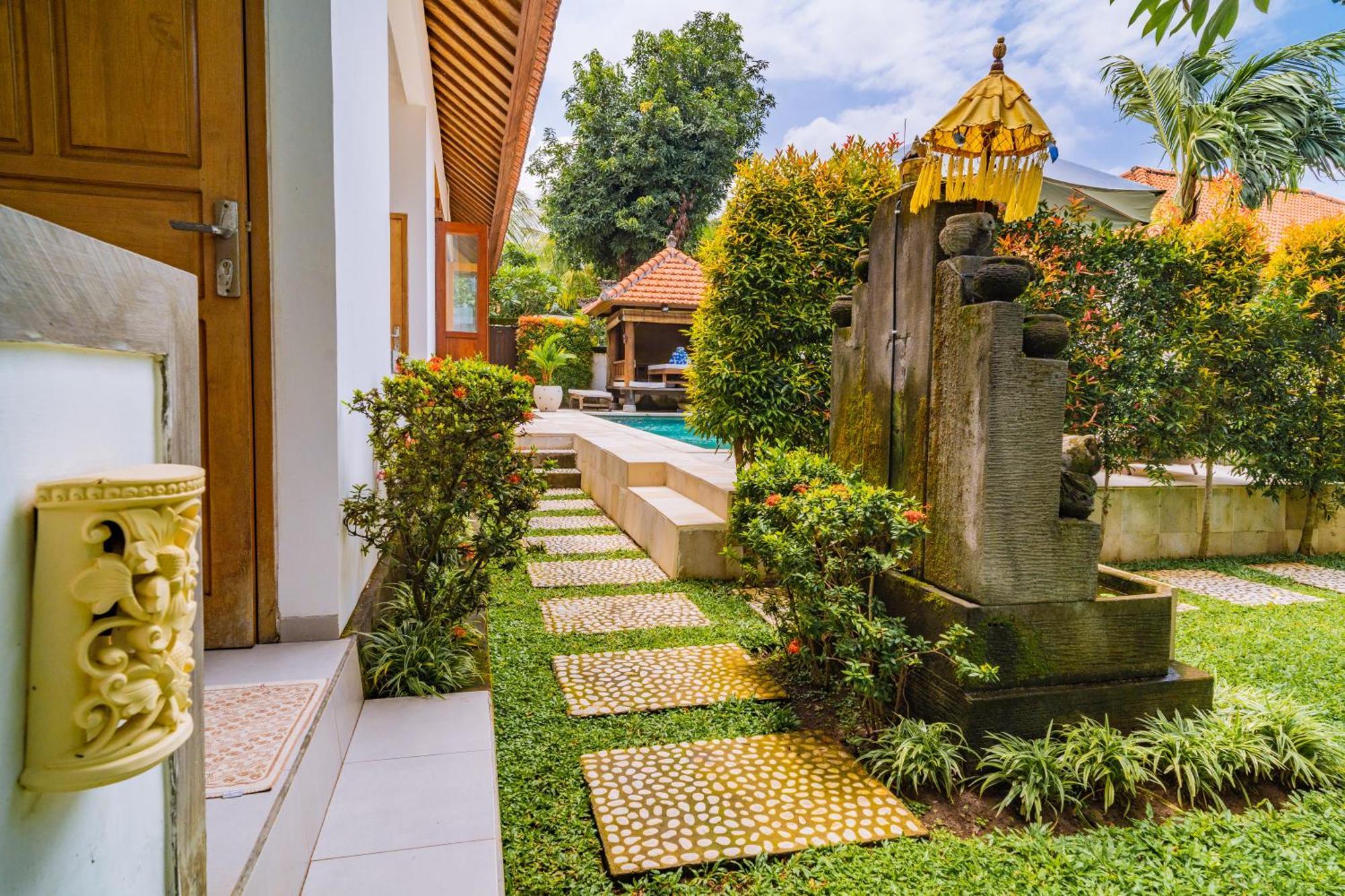 Villa Seruni Lovina Exterior photo