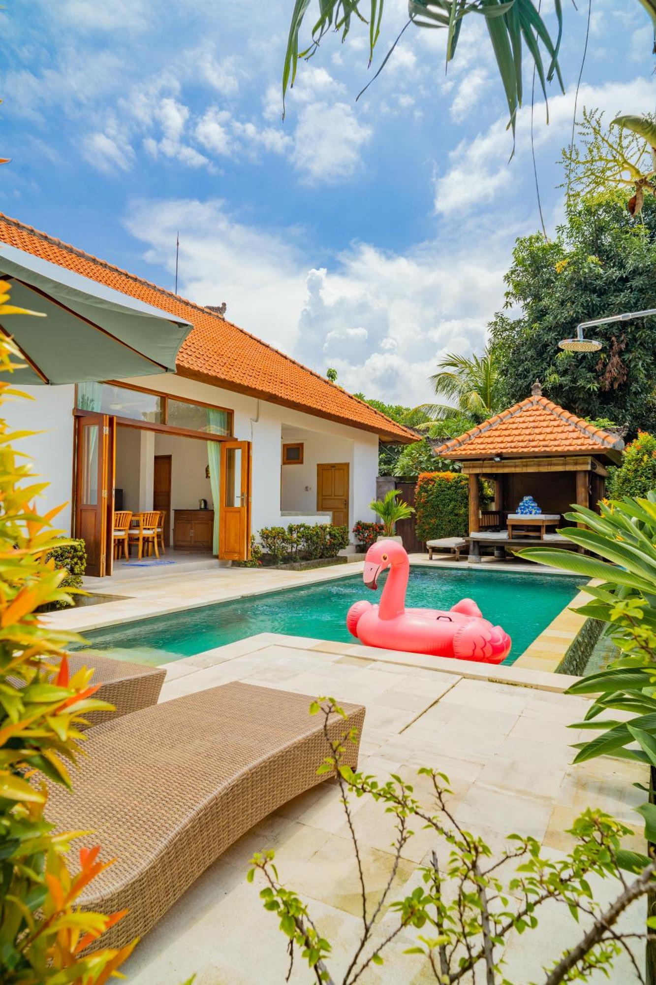 Villa Seruni Lovina Exterior photo